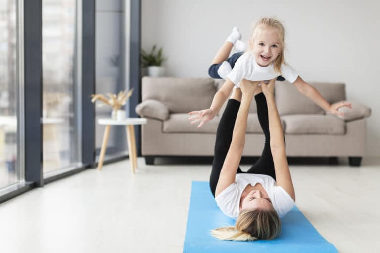 Sport-enfant-avec-maman
